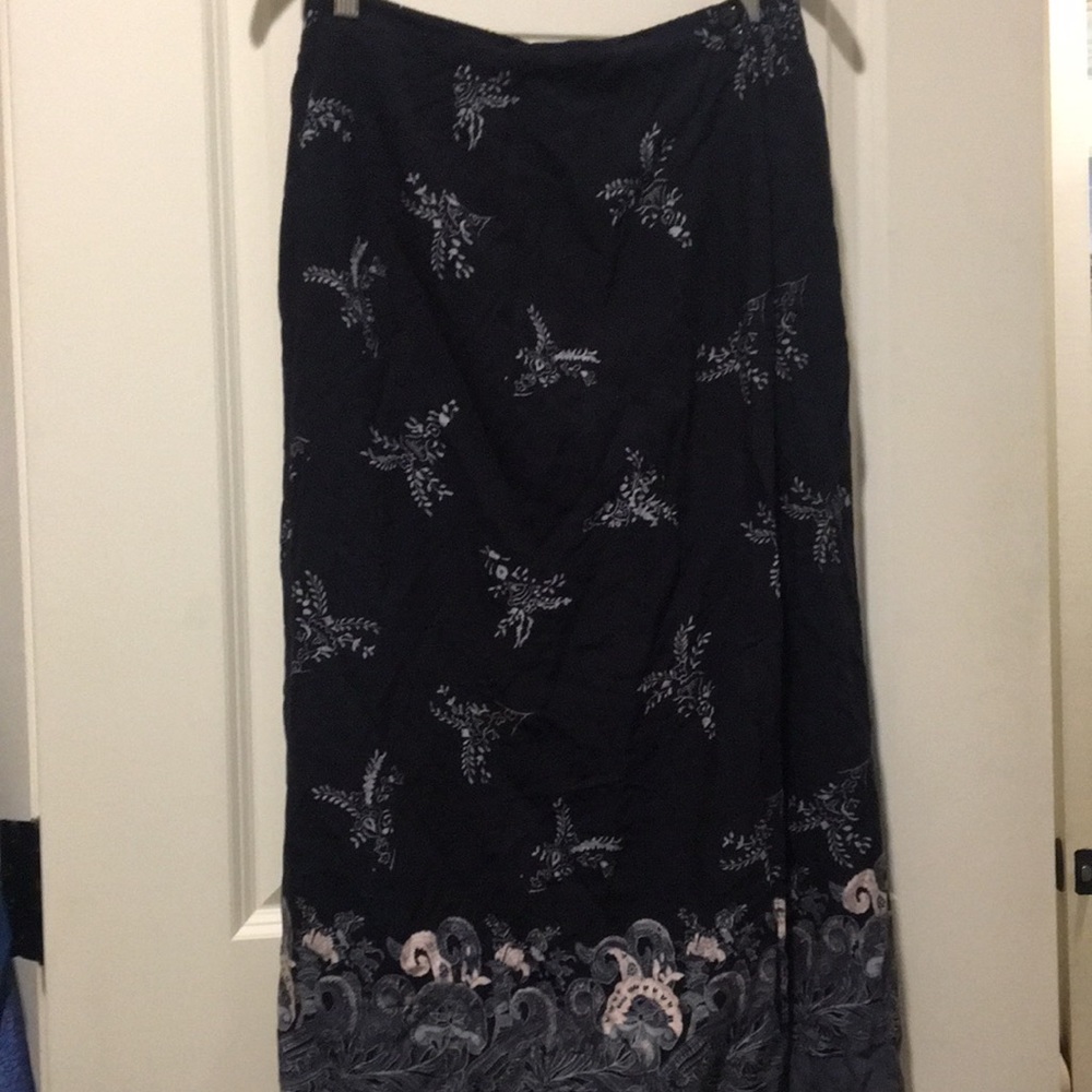 Sag Harbor women two button faux wrap maxi skirt elastic waistband rayon size M